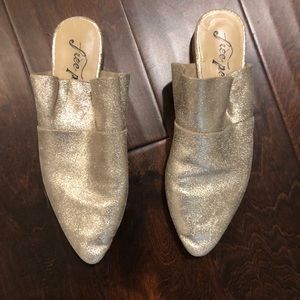 Free people slides